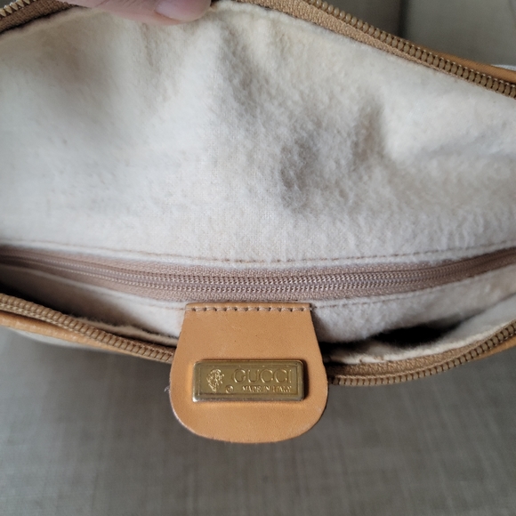 Authentic Gucci vintage GG canvas crossbody bag 001.105.0096 (B03) - Picture 14 of 16